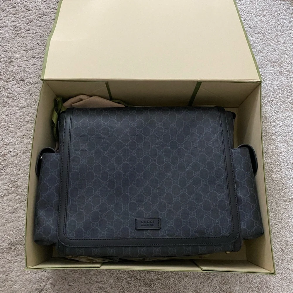 GUCCI GG Supreme Monogram Web Leather Adjustable Messenger Diaper Bag Black Red - Picture 6 of 10